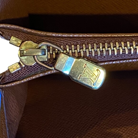 Louis Vuitton Authentic Sarah LV Monogram Long Wallet - Picture 10 of 16